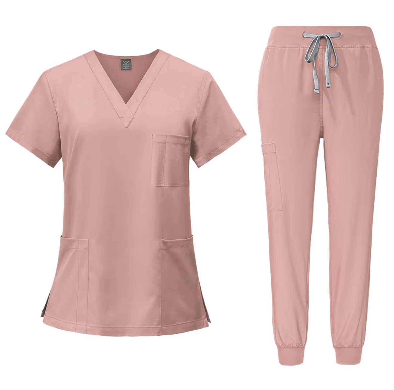Rosa Kasack-Set mit V-Ausschnitt, Brusttasche und Jogger-Hose von CAMELLIA